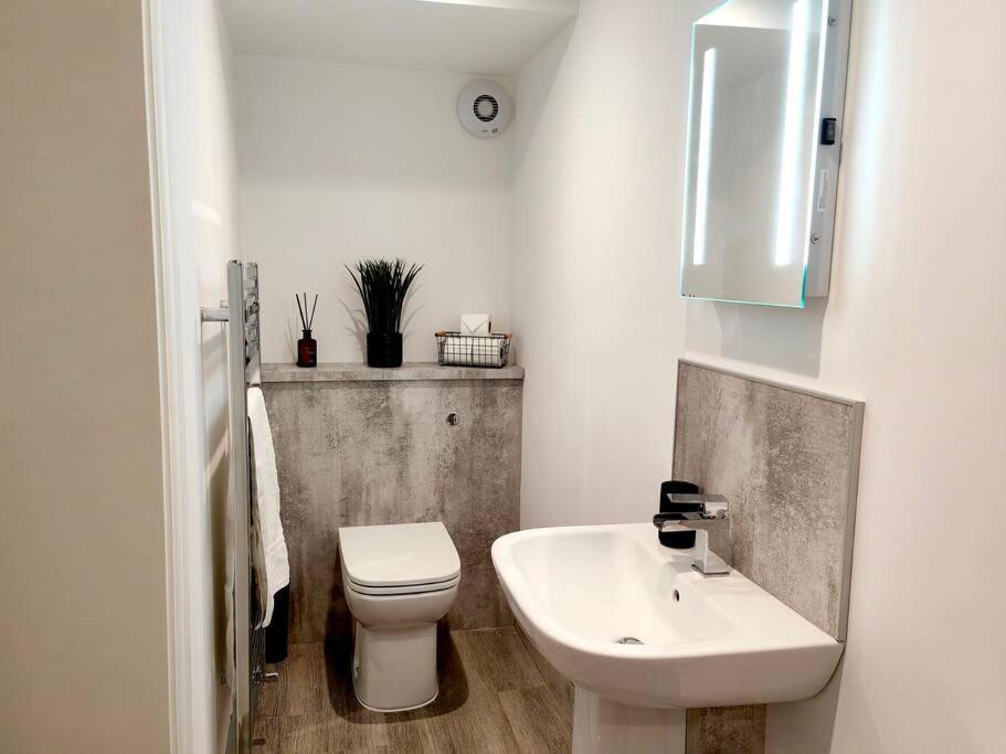Carvetii - Anne House 5 - Superking Bedroom En-suite Apartment